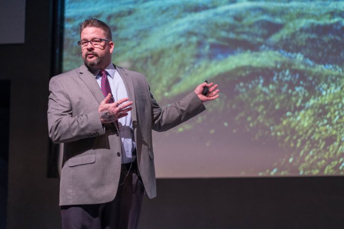 COLOR-news-KevinGannon3-Takahiro-Omura-1160x773